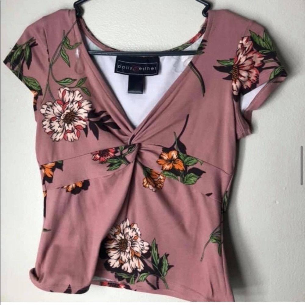 Size S beautifully shirt w flowers